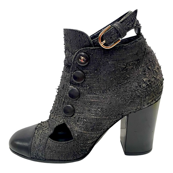 Chanel Blk Gray Silver Snakeskin Embossed Leather Cut Out Heel Boots 5.5 EU 35.5 - Picture 1 of 14